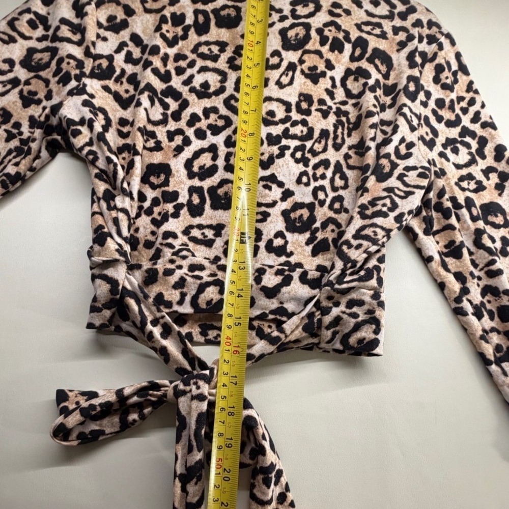 Leopard Print Wrap Top Cropped V-Neck Animal Print Tan Black Small - Picture 3 of 6